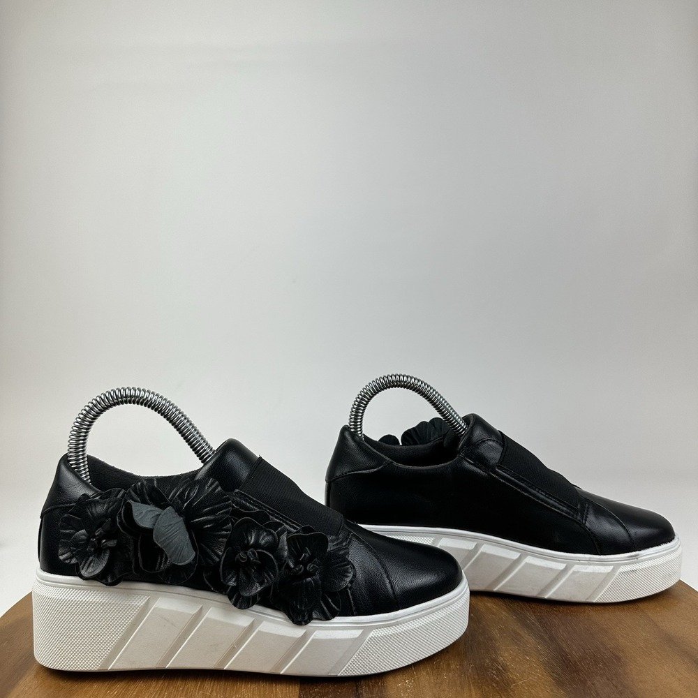 Womens Charles David Rachelle Black Faux Leather Flower Platform Sneaker Size 5